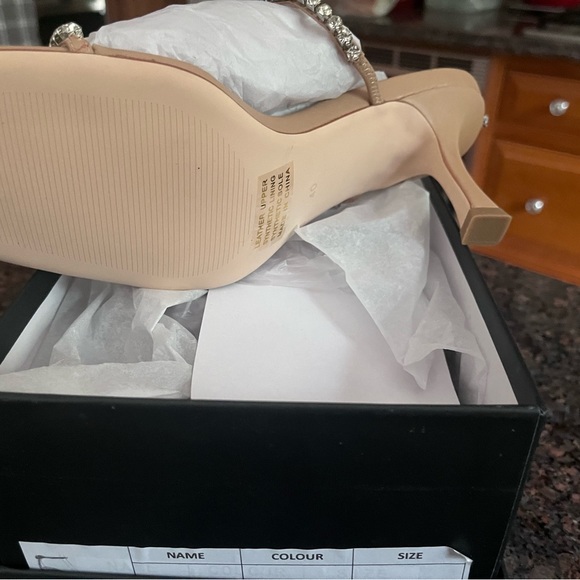 Anthropologie - Brand new -leather and rhinestone -heels - Picture 2 of 5